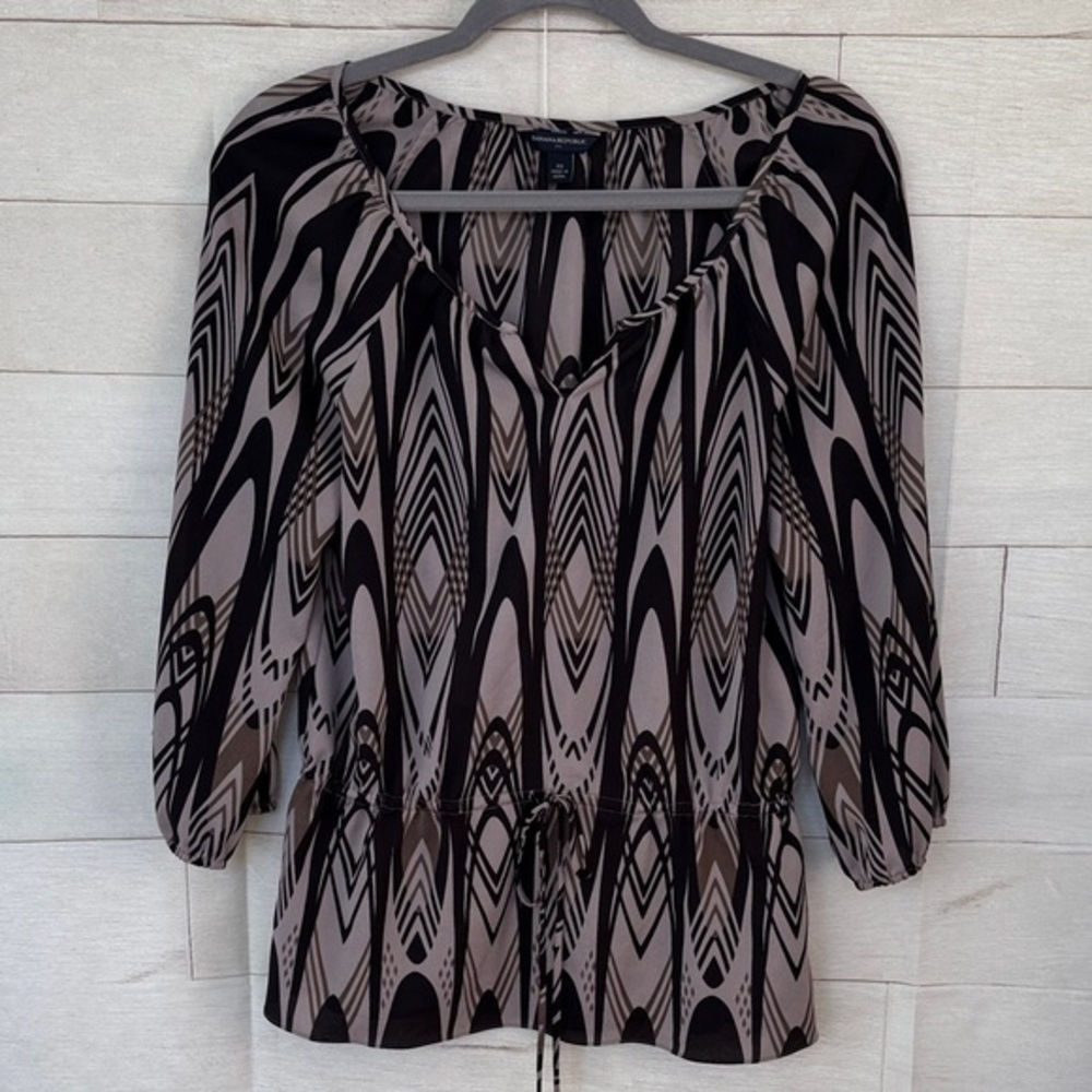 Banana Republic Black and Taupe Patterned Blouse NWOT XS